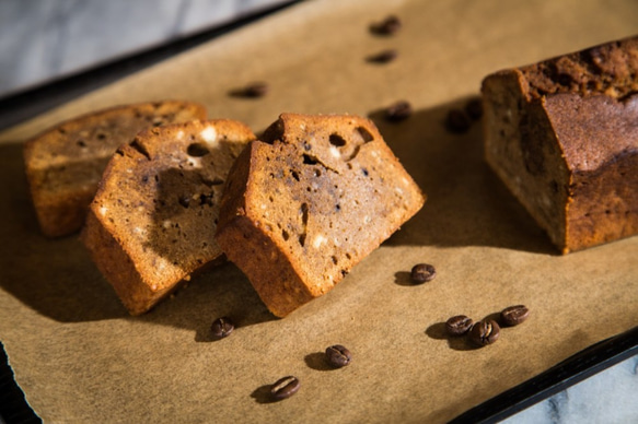 誕生日・記念日に！ブラックムーン（コーヒーとウォッカのケーキ）お酒を使った大人の焼き菓子／プレゼント／メッセージカード 1枚目の画像