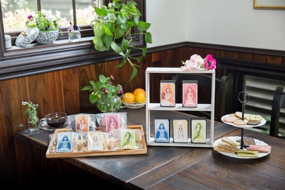 【情熱の女神 PELE】レッドベルベット・ココナッツクッキー 箱入りカード型クッキー・女神のメッセージカード付 4枚目の画像