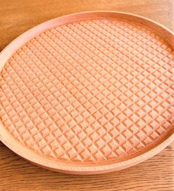 【※人気です】ラウンド トレイ-格子 -  round tray　ブナの木 4枚目の画像