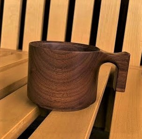 【☆人気です】たっぷり入る 木製マグカップ　wooden mag　ウオールナット0049 1枚目の画像
