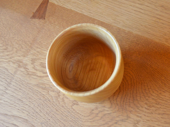 木でできた ほっこり湯呑み　wooden yunomi　タモ( アッシュ )　0017 3枚目の画像