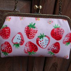 草莓啾啾~斜背包 第2張的照片