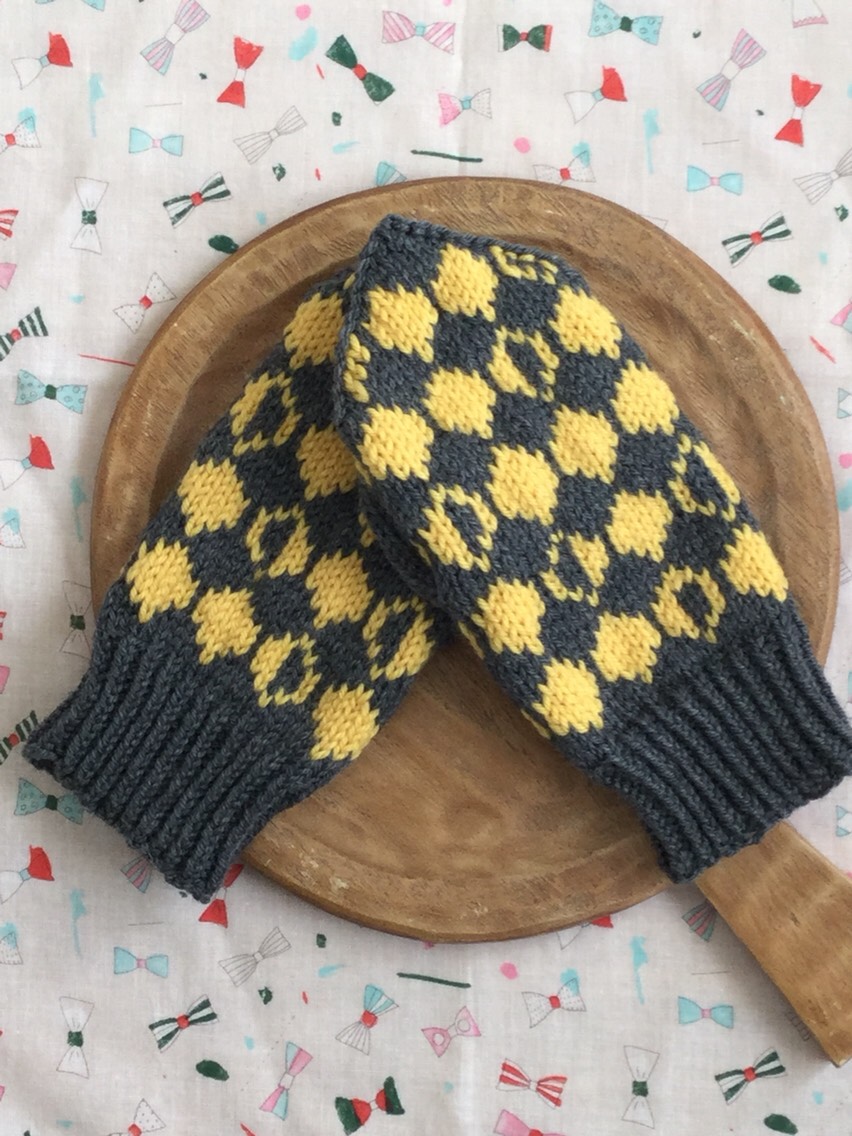 winter LEMON チャコールグレー×レモンイエローのミトン