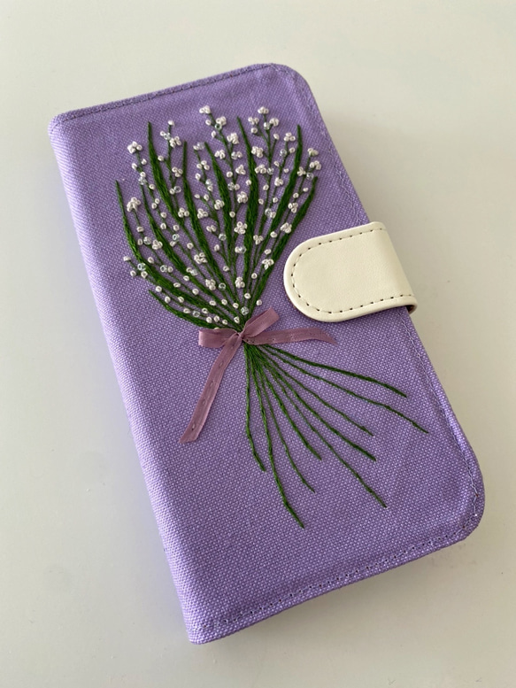 手帳型 刺繍のかすみ草花束  iPhoneケース 1枚目の画像