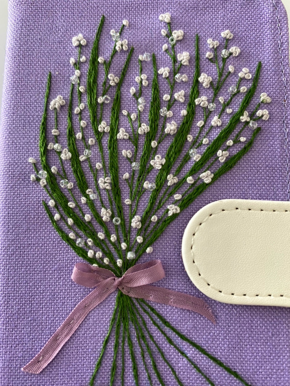 手帳型 刺繍のかすみ草花束  iPhoneケース 4枚目の画像