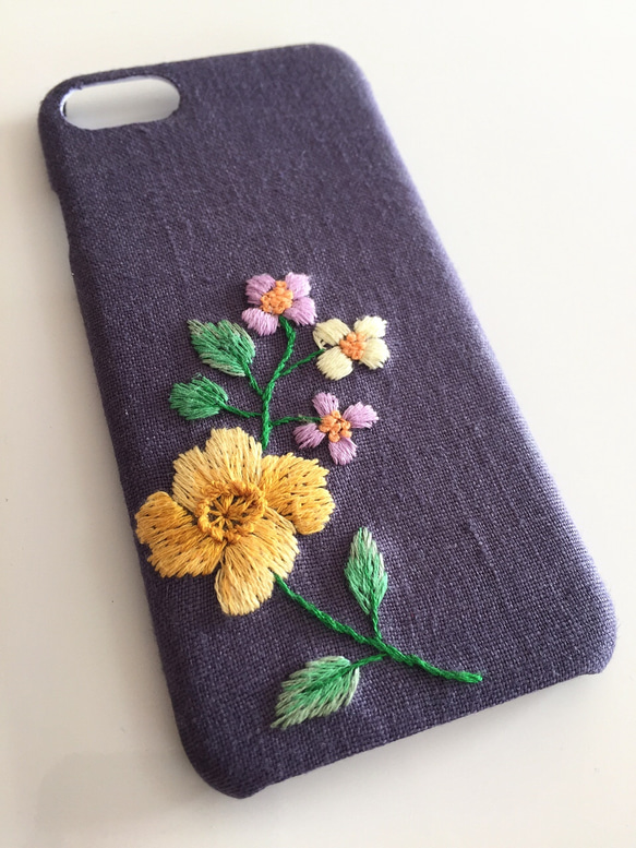 （再販）刺繍の花柄 iPhoneケース No.3 4枚目の画像