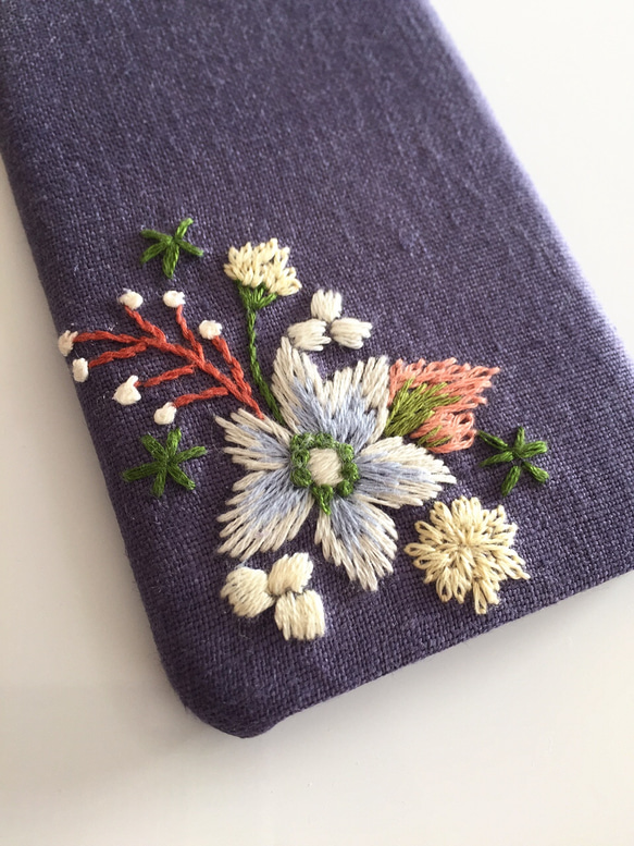 （再販）刺繍の花柄 iPhoneケース No.6 3枚目の画像