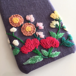 （再販）刺繍の花柄 iPhoneケース No.8 3枚目の画像