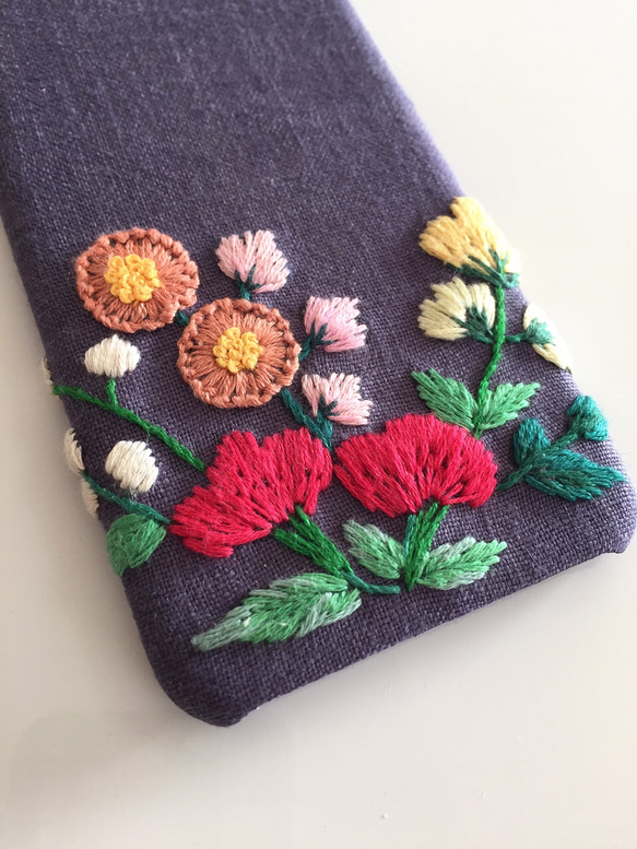 （再販）刺繍の花柄 iPhoneケース No.8 3枚目の画像