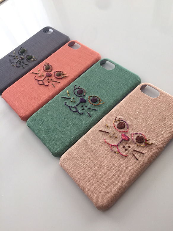 刺繍の色とりどり猫 iPhoneケース No.10 1枚目の画像