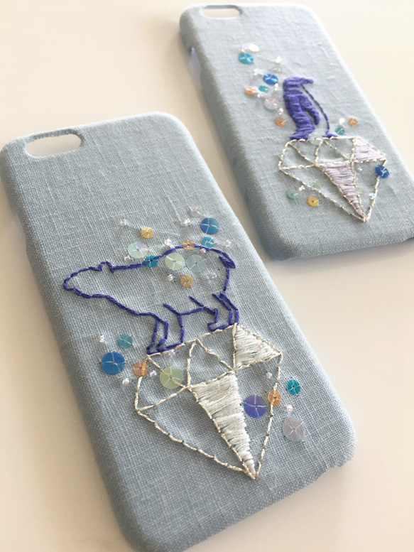 刺繍の氷の上のペンギンとシロクマ iPhoneケース 3枚目の画像