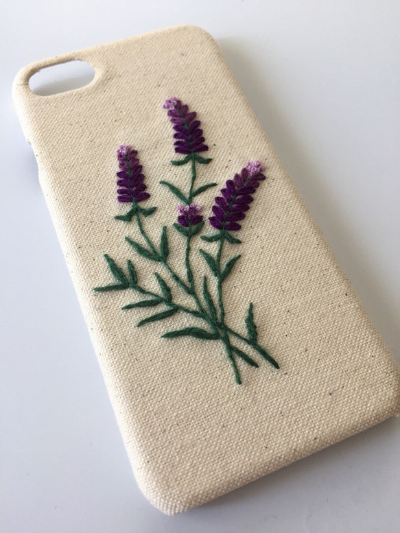 刺繍のラベンダー香る iPhoneケース 3枚目の画像