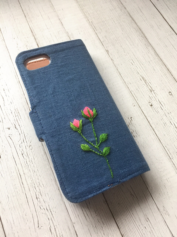 刺繍の手帳型 凛と咲く薔薇 iPhoneケース 2枚目の画像