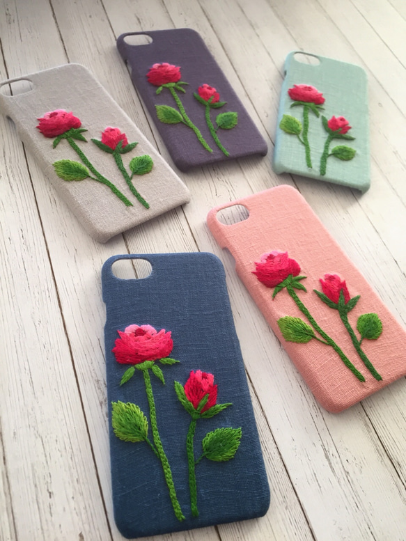 刺繍の凜と咲く薔薇 iPhoneケース 1枚目の画像