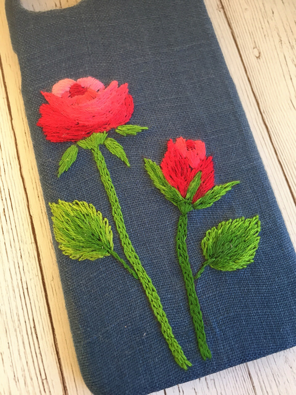 刺繍の凜と咲く薔薇 iPhoneケース 5枚目の画像