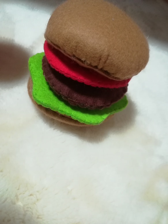 おままごと　フェルト　手作りおもちゃ　ハンバーガー 3枚目の画像