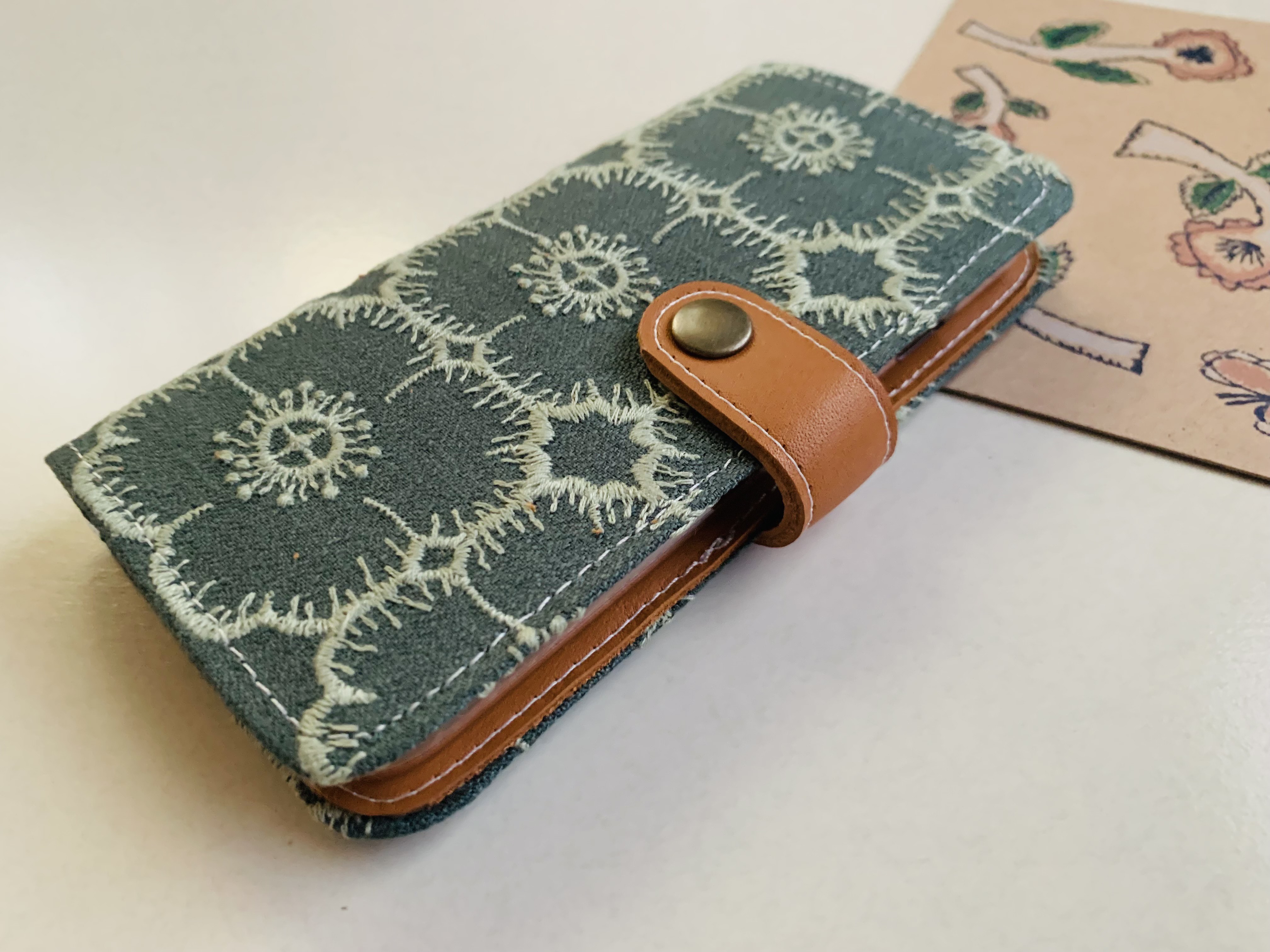 本革＆ミナペルホネン　手帳型スマホケース　iPhoneケース　アネモネ　モスグリーン　全機種作製可能　アンドロイド