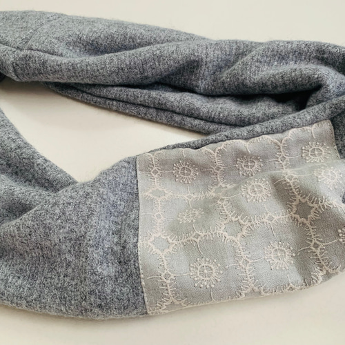 ミナペルホネン◎オトナのタムニットスヌード アネモネ グレー