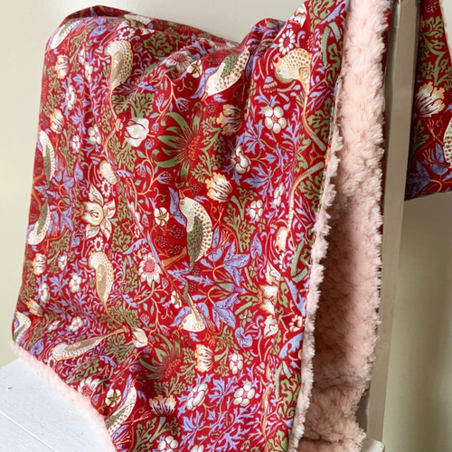 ウィリアムモリス オトナのブランケット いちご泥棒 赤 上質モダ