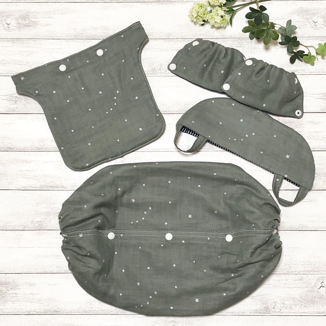 アンジェレッテ用首回りカバー&抱っこ紐スタイ&よだれパッド&収納カバー 4点セット❁﻿星柄グレー×ネイビーヒッコリー❁﻿