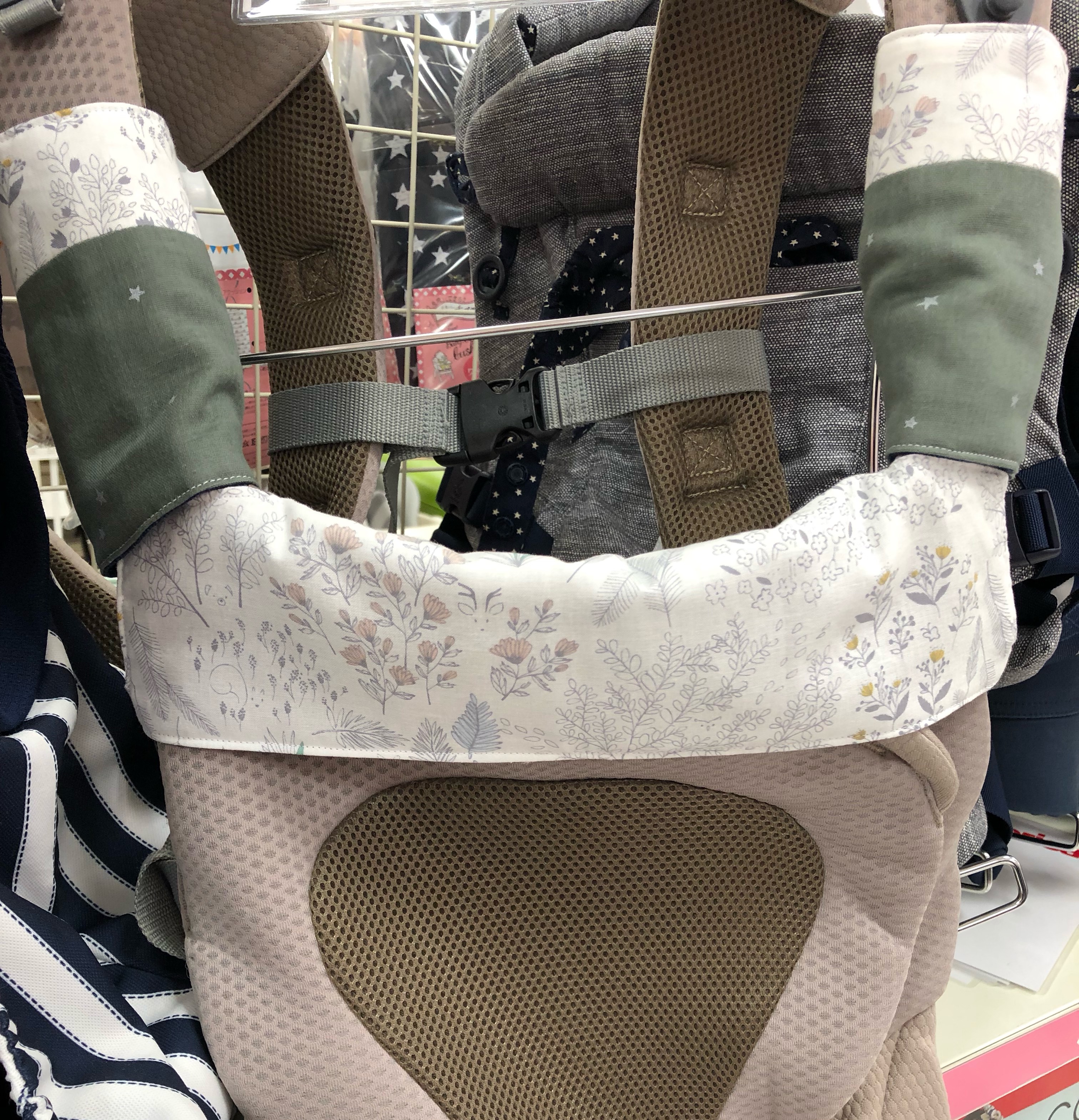 【生地変更可能】アップリカコアラメッシュプラス対応 抱っこ紐首回りカバー&よだれパッド2点セット