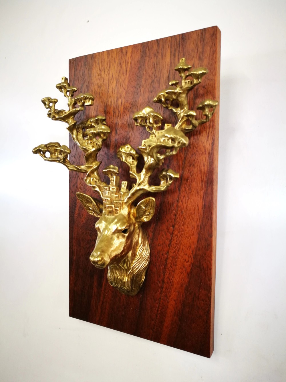 レリーフ「Tree house」