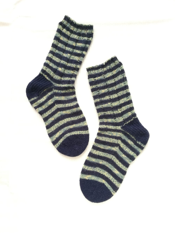 マニッシュカラーのボーダー柄ソックス☆秋冬の防寒対策に♪手編み靴下