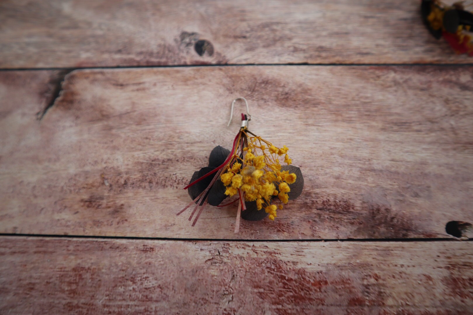 かすみ草のピアス