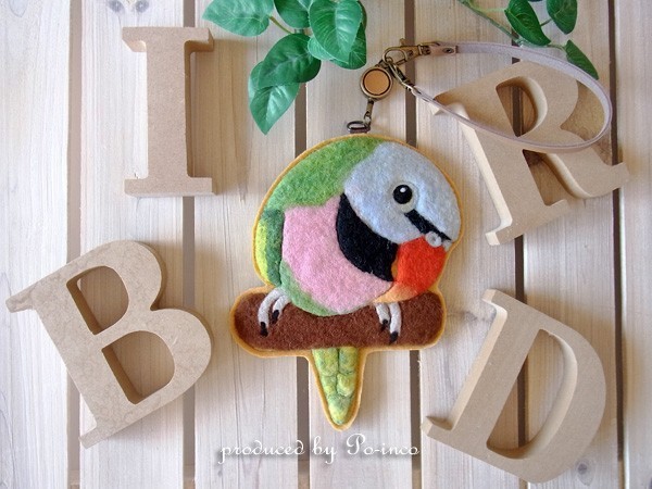 ＊受注制作(羽色変更可能)＊　リール付きパスケース・ICカードケース / ダルマインコ