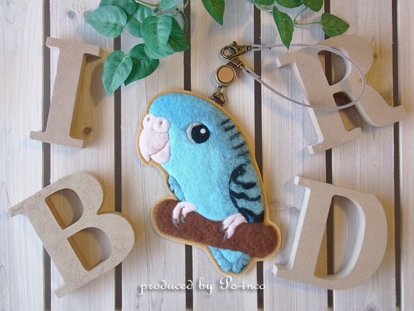 ＊受注制作(羽色変更可能)＊　リール付きパスケース・ICカードケース / サザナミインコ