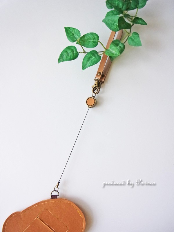 ＊受注制作(羽色変更可能)＊　リール付きパスケース・ICカードケース / サザナミインコ