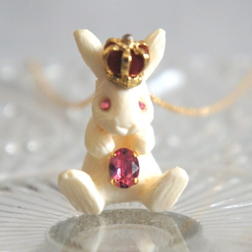 ミニ王冠うさぎペンダント ネックレス・ペンダント Alice Garden 通販