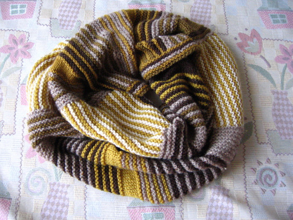 スヌード　グレージュ　マスタード　オリーブ 縞