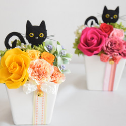 花と猫【イエロー】プリザーブドフラワー 猫 カーネーション 薔薇 母の日 フラワーギフト  花  お供え 誕生日 置物 6枚目の画像