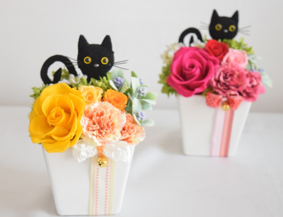 花と猫【イエロー】プリザーブドフラワー 猫 カーネーション 薔薇 母の日 フラワーギフト  花  お供え 誕生日 置物 6枚目の画像