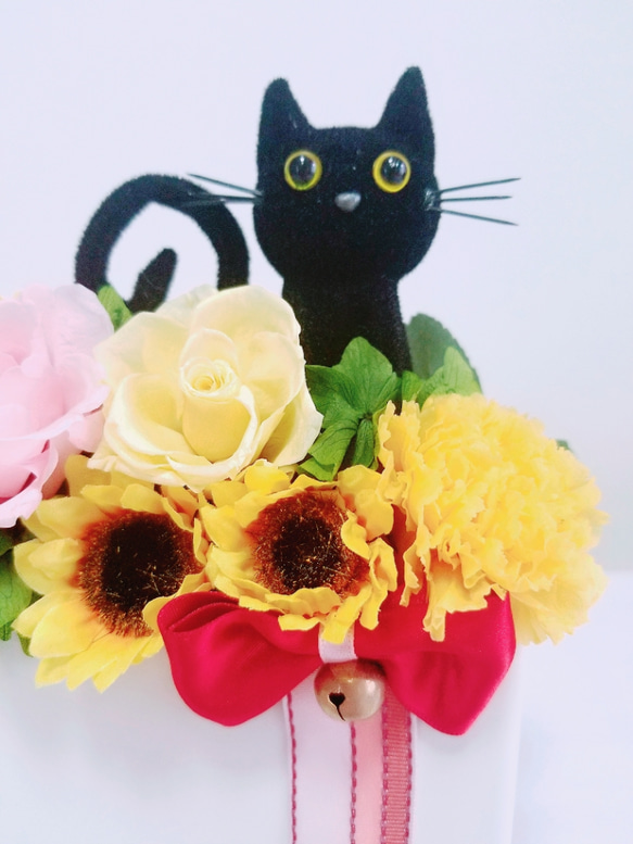 花と猫(ビンク系)／プリザーブドフラワー   猫　薔薇  カーネーション ひまわり フラワーギフト 花 招き猫 No.2 5枚目の画像