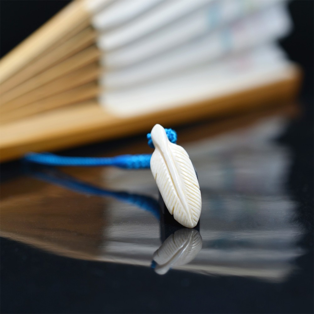 牙 根付 本象牙 羽根 根付 青色紐 netuke602 その他アクセサリー