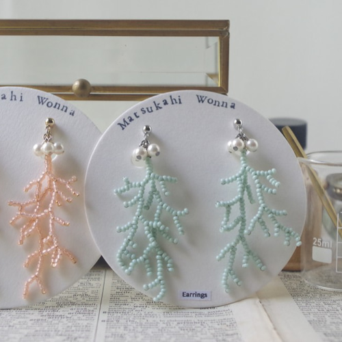 珊瑚の耳飾り / コーラルピンク】パール×ビーズ×サンゴのワイヤー