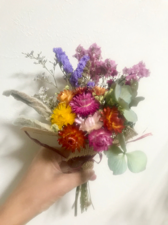 ミニサイズ＊ヘリクリサムと紫陽花のナチュラルスワッグ＊ドライフラワー ミニブーケ 6枚目の画像
