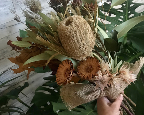 創作スワッグ ワイルドフラワー＆バンクシア 楽天市場】ドライフラワー