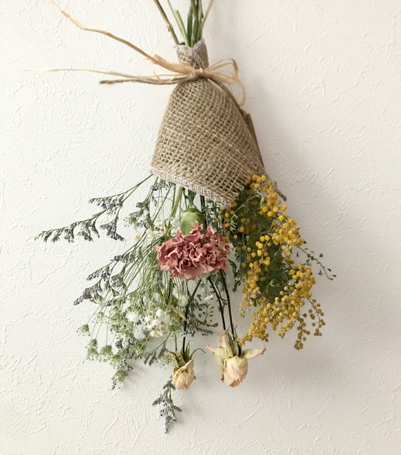 可愛らしい愛され❤️ミモザとカーネーションとバラのナチュラル  