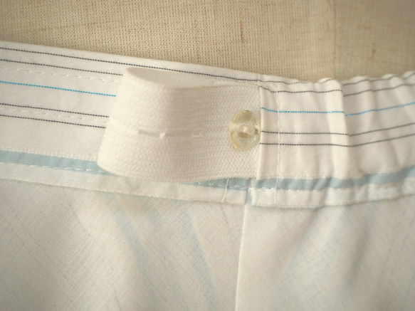 ブルーのラメ糸の入ったストライプのフレアースカートW98までOK 7枚目の画像