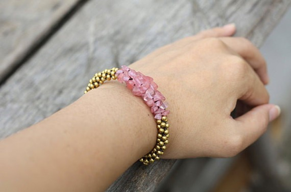 energetic cherry quartz brazz beads wax cord bracelet 第1張的照片