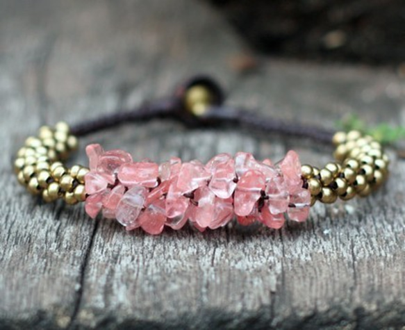 energetic cherry quartz brazz beads wax cord bracelet 第2張的照片