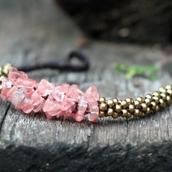 energetic cherry quartz brazz beads wax cord bracelet 第3張的照片