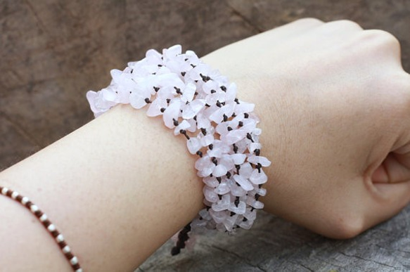 unconditional love heavy rose quartz wax cord bracelet 第1張的照片