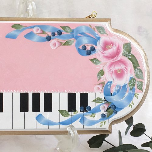 ピアノ、音楽教室の先生へ♬薔薇とリボン♪ワイドなピアノ教室ボード