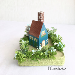 ◇ミニハウス＆リゾートガーデン◇ミニチュアハウス　三角屋根の青いお家 3枚目の画像