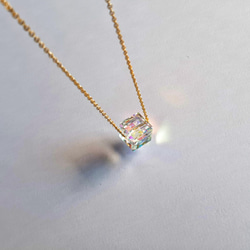 輕珠寶/ AURORA 裸.極光 立體小方塊 項鍊 施華洛世奇水晶 Swarovski Necklace 客製化禮物 第2張的照片