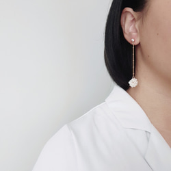 輕珠寶/ 復古搖曳珍珠球長耳環(耳夾) Pearl Ball Long Earrings 第1張的照片